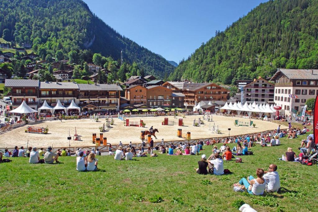 Hotel La Montagne Ла Клусаз Екстериор снимка